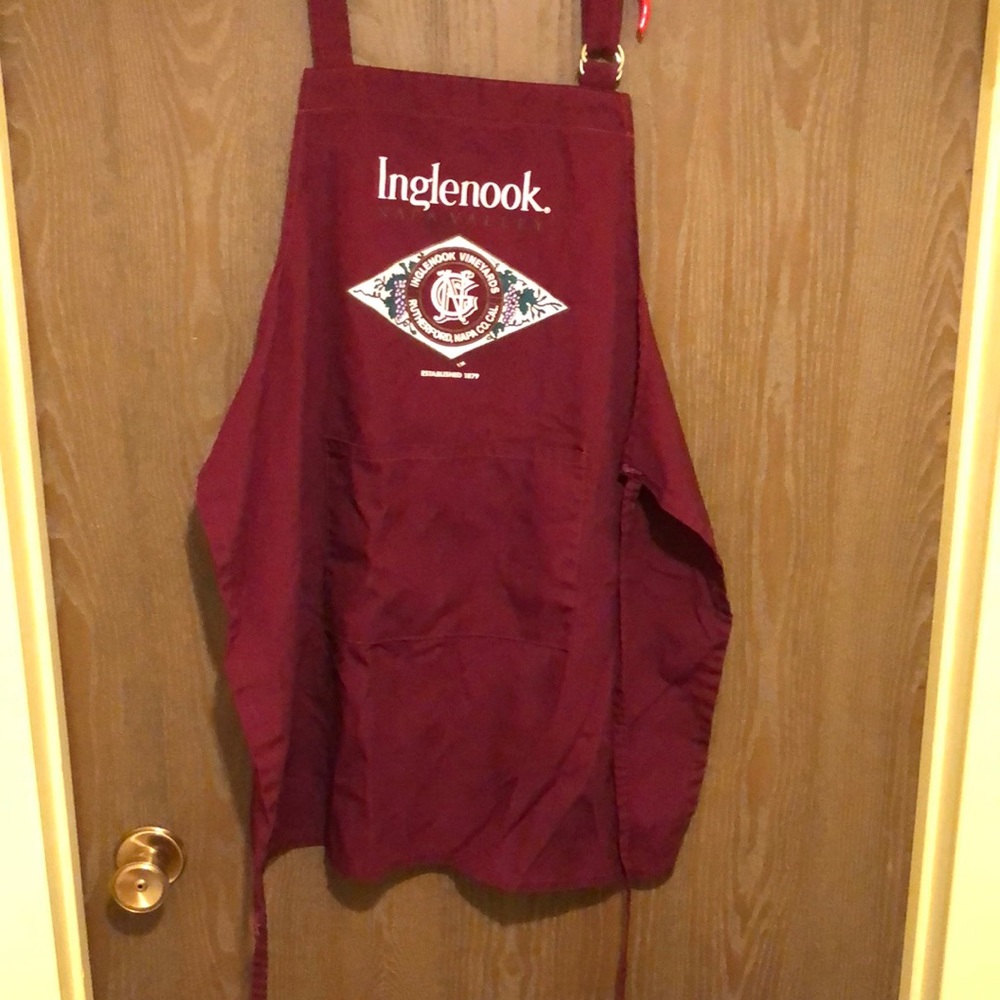 Inglenook Vineyards Burgundy Cotton Apron 27.5”L x 26”W, ties are 28” long each